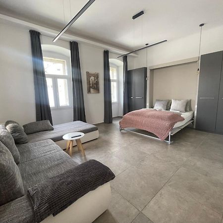 Plaza Teatro & Piazzale Teatro Apartman Fiume Kültér fotó