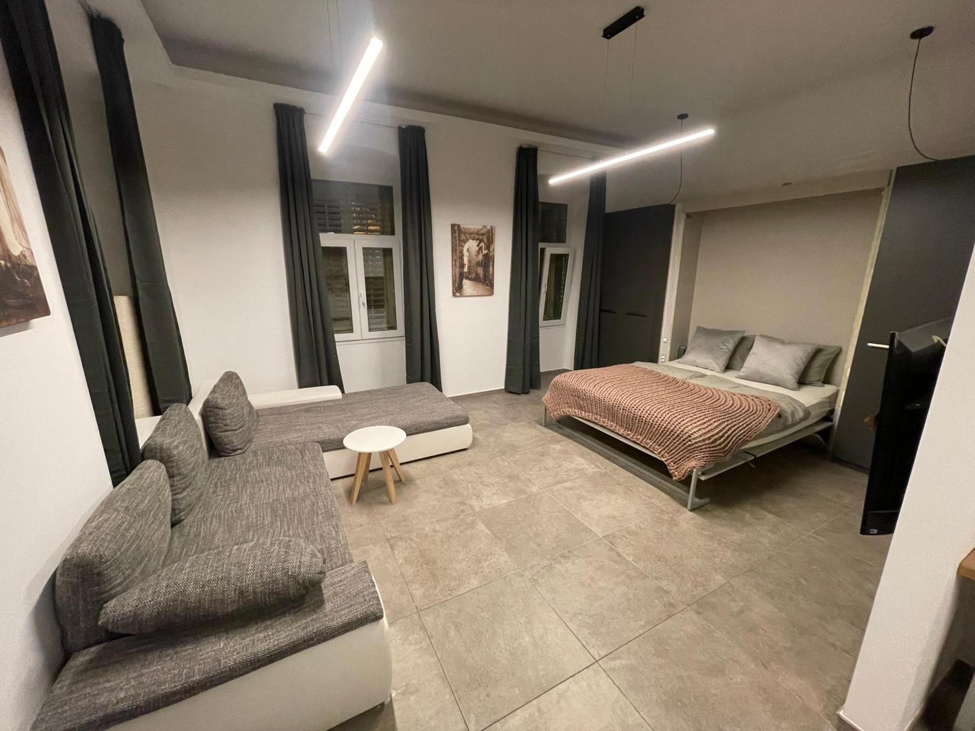 Plaza Teatro & Piazzale Teatro Apartman Fiume Kültér fotó